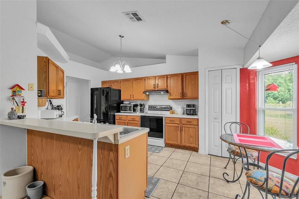 En Venta: $599,000 (5 camas, 3 baños, 2456 Pies cuadrados)