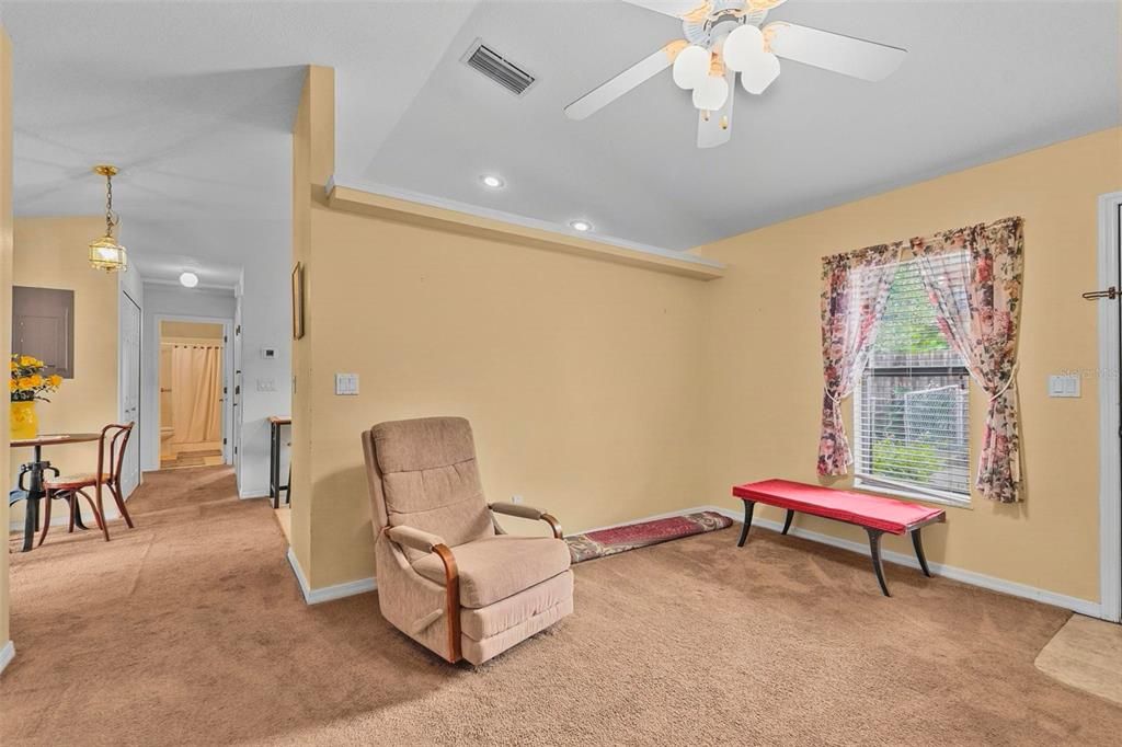 En Venta: $599,000 (5 camas, 3 baños, 2456 Pies cuadrados)