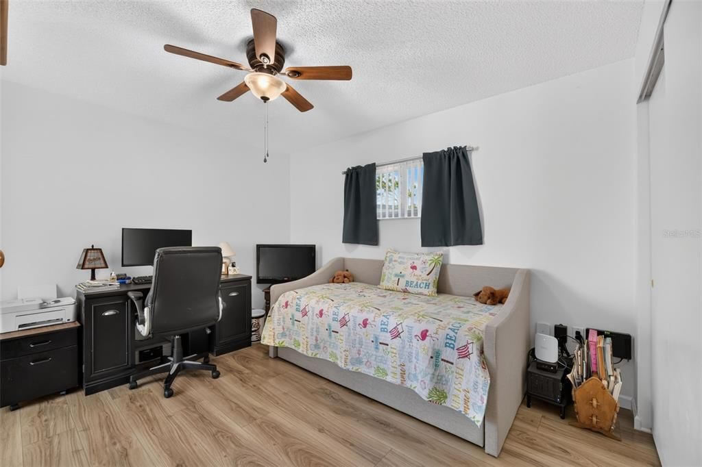 For Sale: $260,000 (3 beds, 2 baths, 1311 Square Feet)