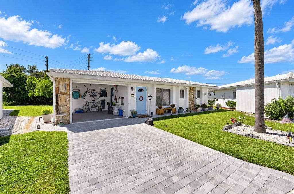 For Sale: $260,000 (3 beds, 2 baths, 1311 Square Feet)