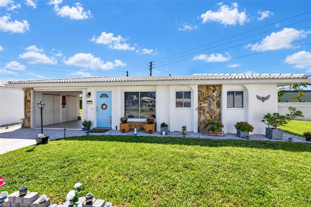 For Sale: $260,000 (3 beds, 2 baths, 1311 Square Feet)