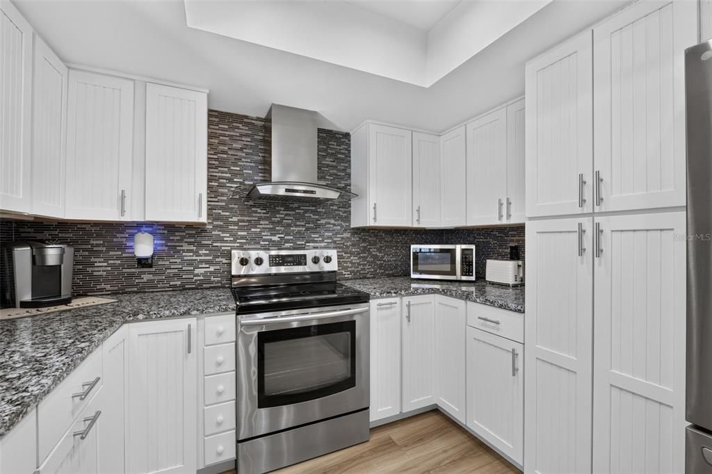 For Sale: $260,000 (3 beds, 2 baths, 1311 Square Feet)