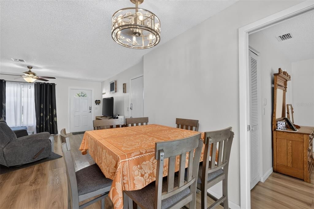 For Sale: $260,000 (3 beds, 2 baths, 1311 Square Feet)