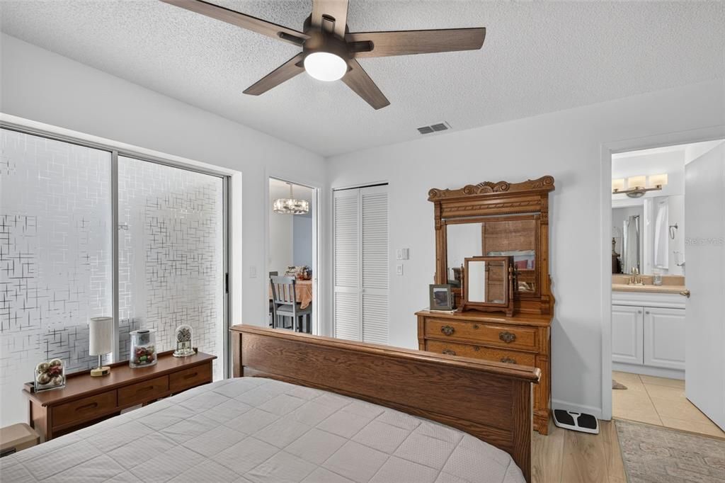 For Sale: $260,000 (3 beds, 2 baths, 1311 Square Feet)