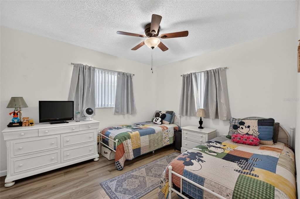 For Sale: $260,000 (3 beds, 2 baths, 1311 Square Feet)