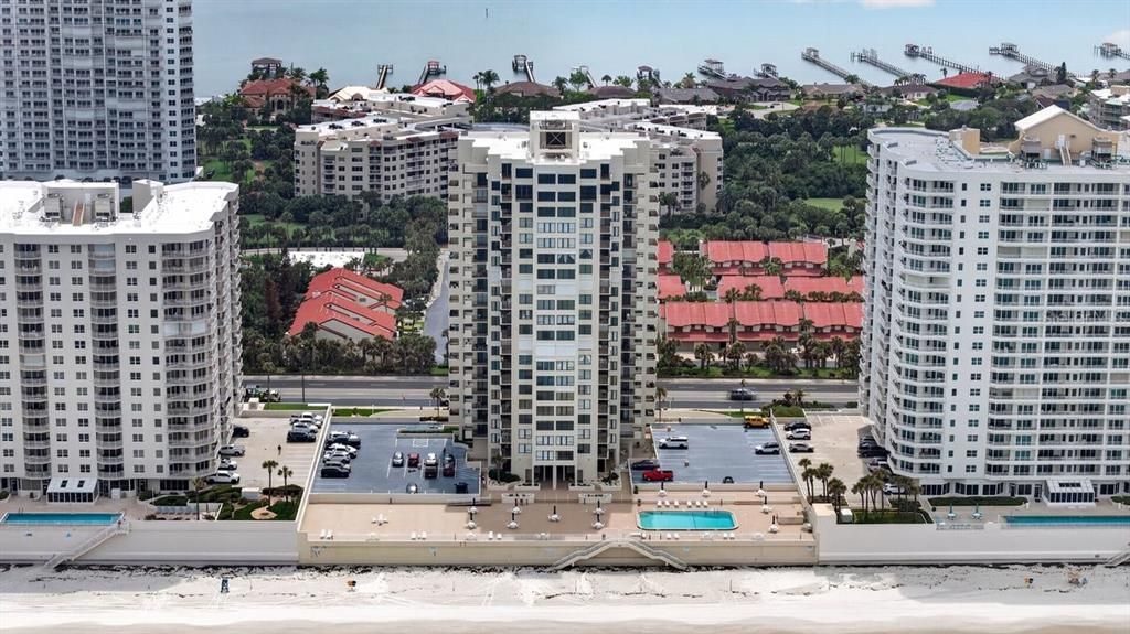 На продажу: $319,900 (2 спален, 2 ванн, 1200 Квадратных фут)