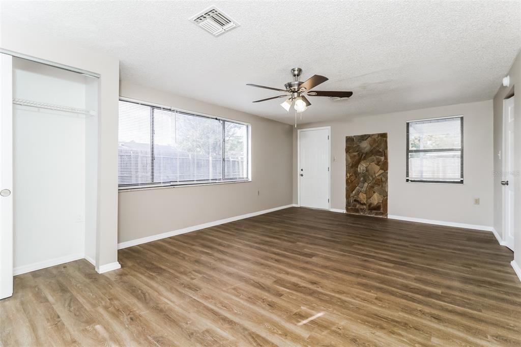 For Sale: $240,000 (3 beds, 2 baths, 1416 Square Feet)