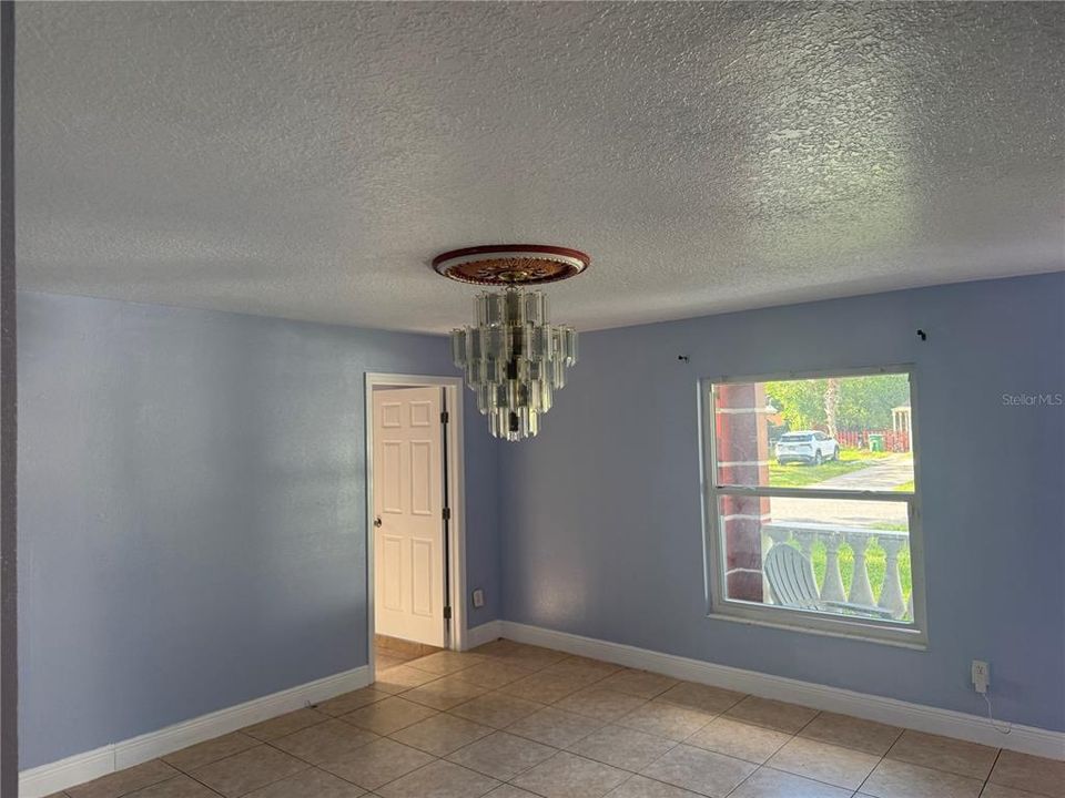 For Rent: $2,500 (3 beds, 2 baths, 1714 Square Feet)