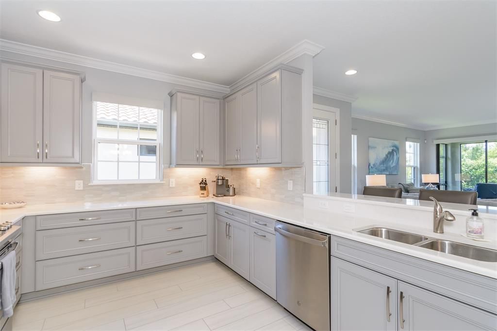 For Rent: $3,400 (3 beds, 2 baths, 1931 Square Feet)