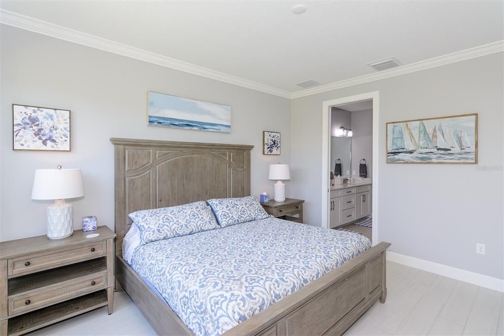 For Rent: $3,400 (3 beds, 2 baths, 1931 Square Feet)