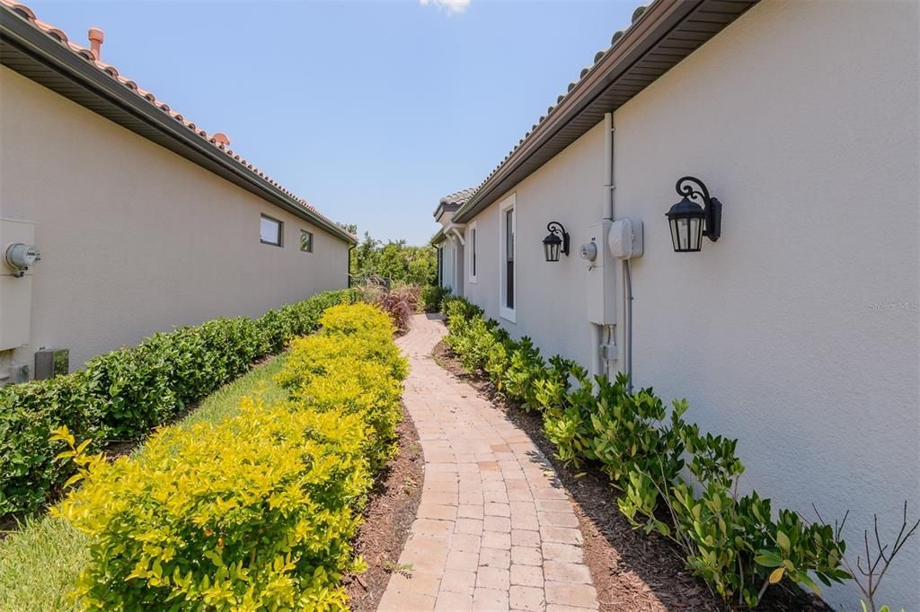 For Rent: $3,400 (3 beds, 2 baths, 1931 Square Feet)