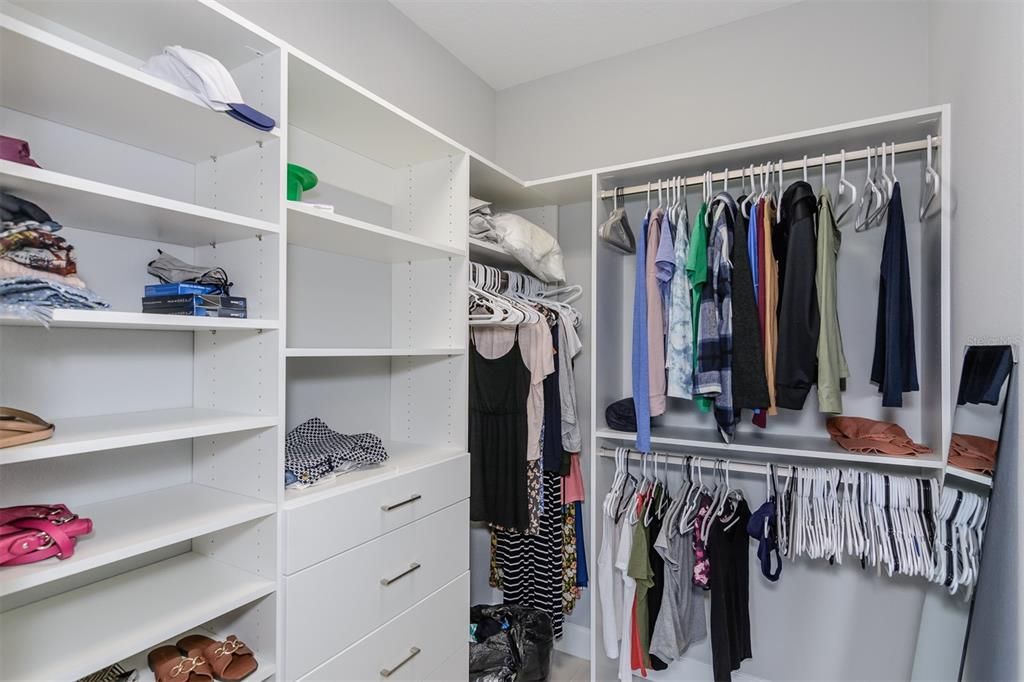 For Rent: $3,400 (3 beds, 2 baths, 1931 Square Feet)