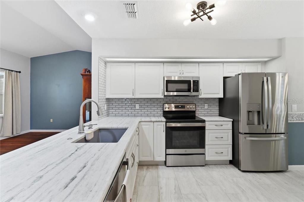 En Venta: $438,000 (2 camas, 2 baños, 1352 Pies cuadrados)