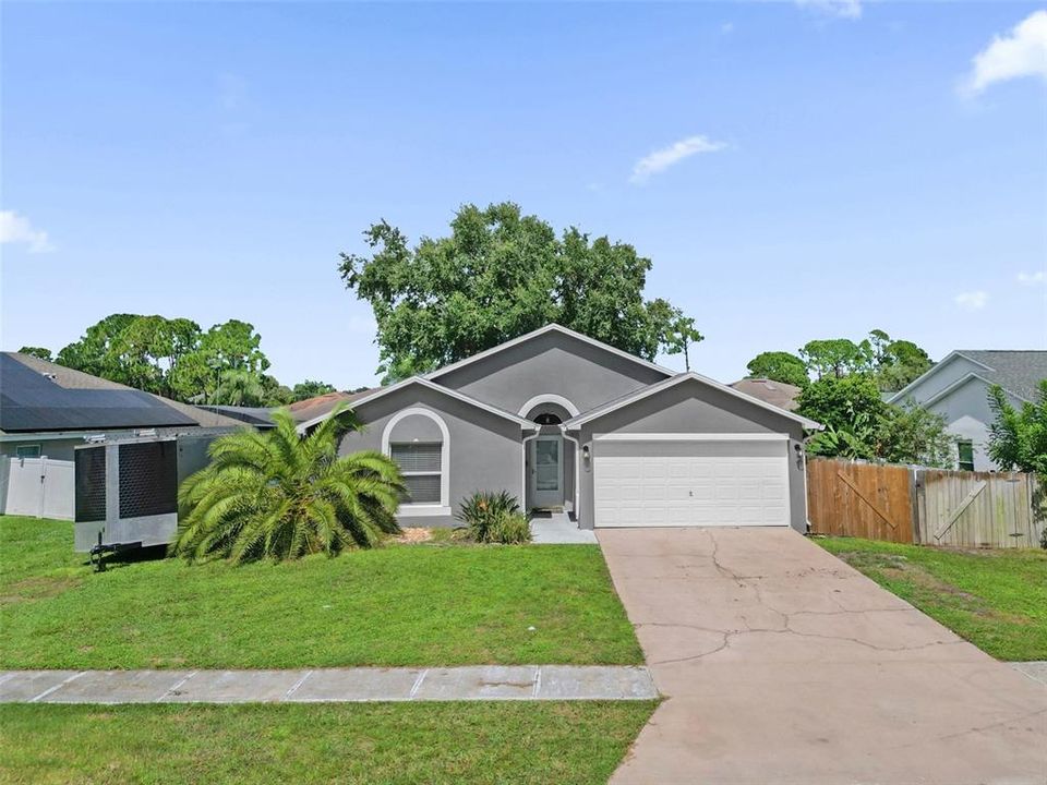 For Sale: $305,000 (3 beds, 2 baths, 1612 Square Feet)