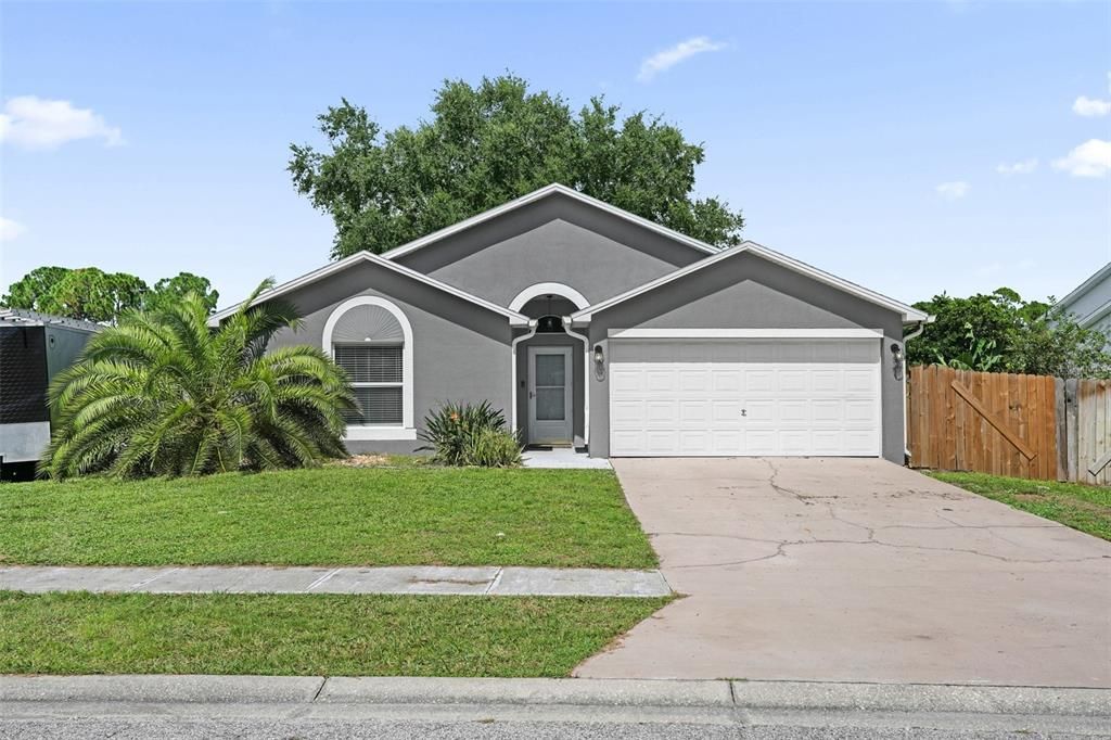 For Sale: $305,000 (3 beds, 2 baths, 1612 Square Feet)