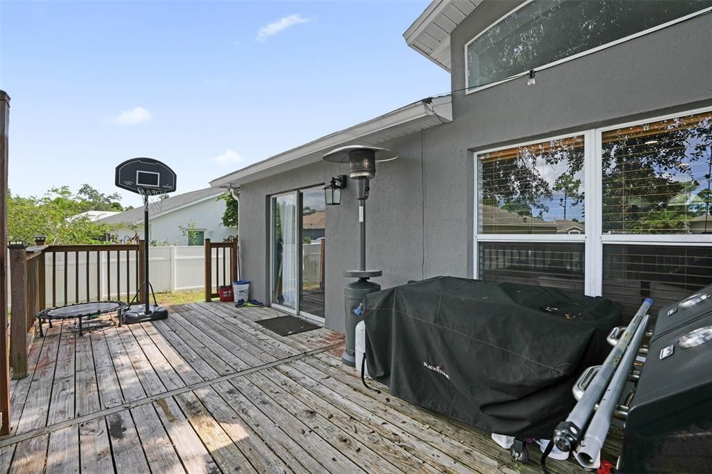 For Sale: $305,000 (3 beds, 2 baths, 1612 Square Feet)