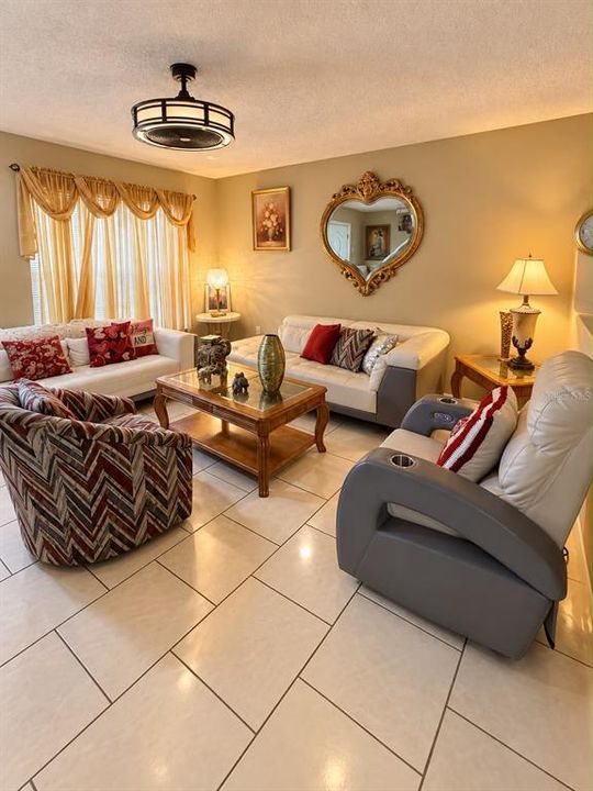 For Sale: $380,000 (3 beds, 2 baths, 1454 Square Feet)