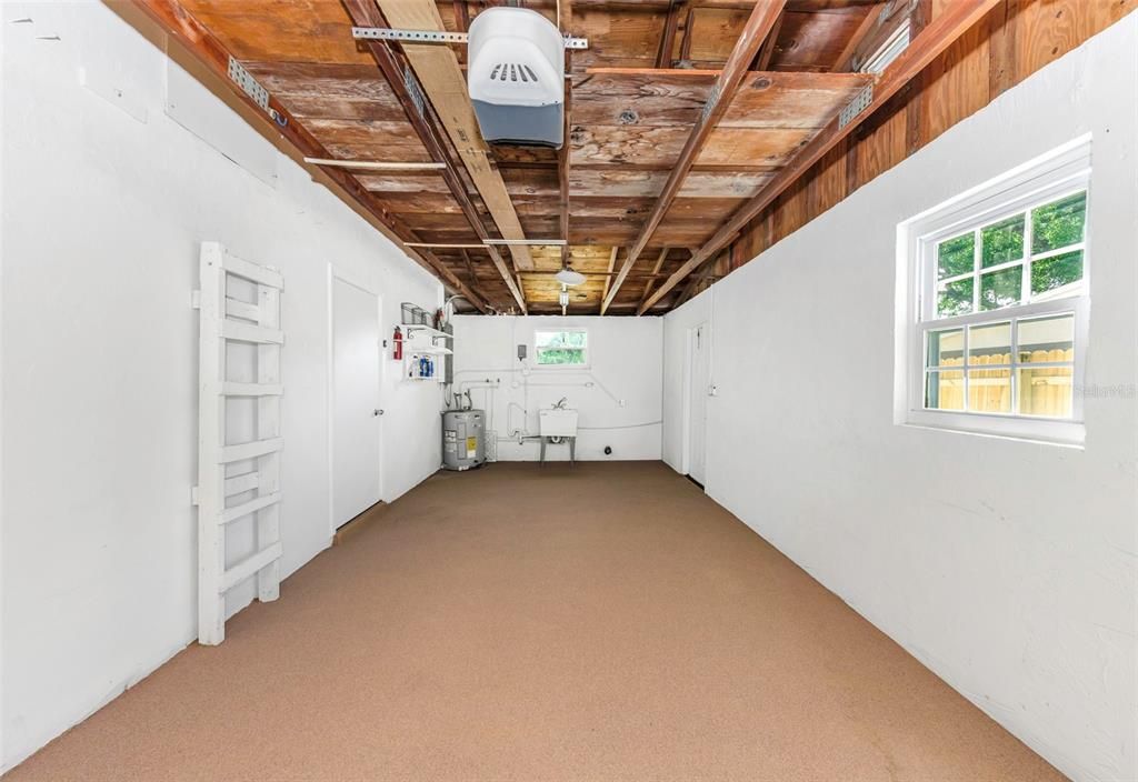 For Sale: $259,000 (3 beds, 1 baths, 1024 Square Feet)