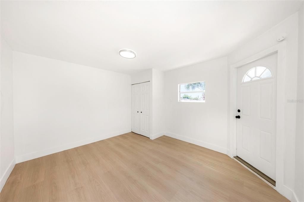 For Sale: $259,000 (3 beds, 1 baths, 1024 Square Feet)