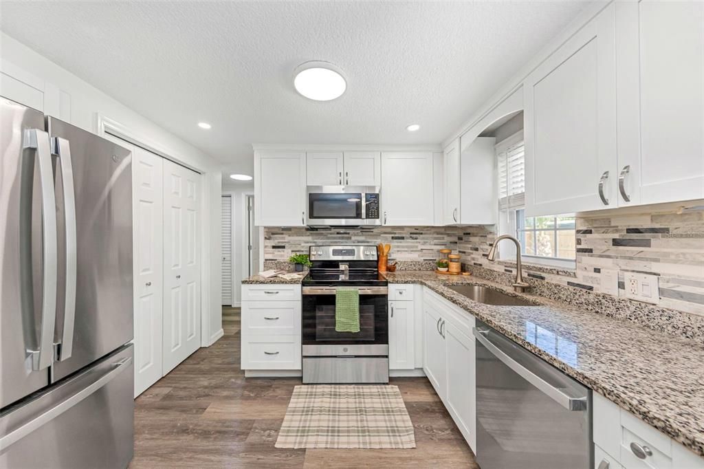 For Sale: $259,000 (3 beds, 1 baths, 1024 Square Feet)