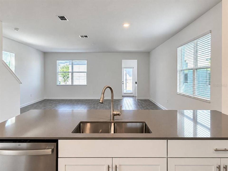 For Rent: $3,100 (3 beds, 2 baths, 2056 Square Feet)