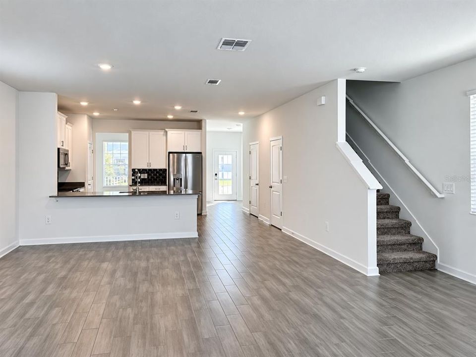 For Rent: $3,100 (3 beds, 2 baths, 2056 Square Feet)