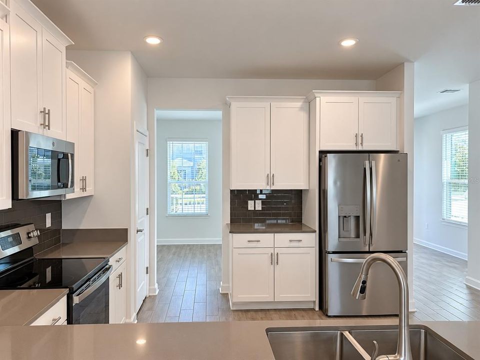 For Rent: $3,100 (3 beds, 2 baths, 2056 Square Feet)