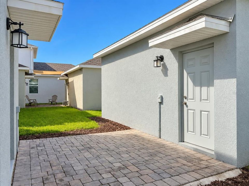 For Rent: $3,100 (3 beds, 2 baths, 2056 Square Feet)