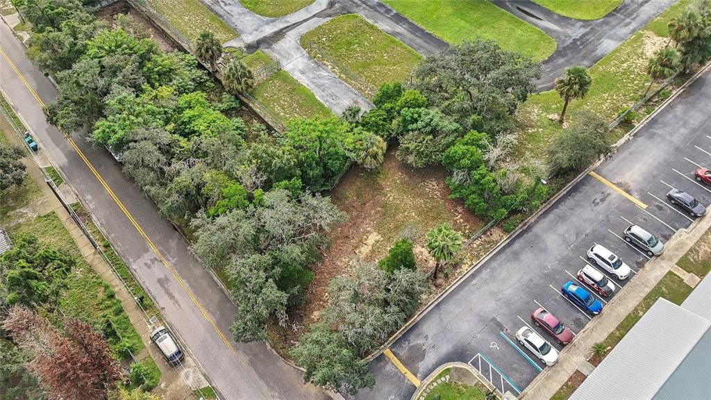 На продажу: $95,000 (0.16 acres)
