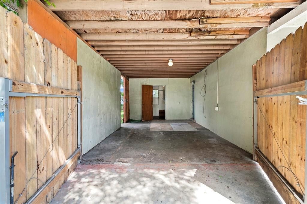 For Sale: $159,900 (2 beds, 1 baths, 992 Square Feet)