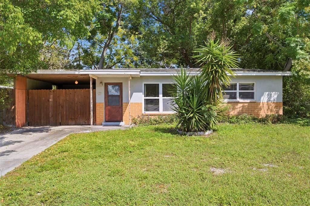 For Sale: $159,900 (2 beds, 1 baths, 992 Square Feet)