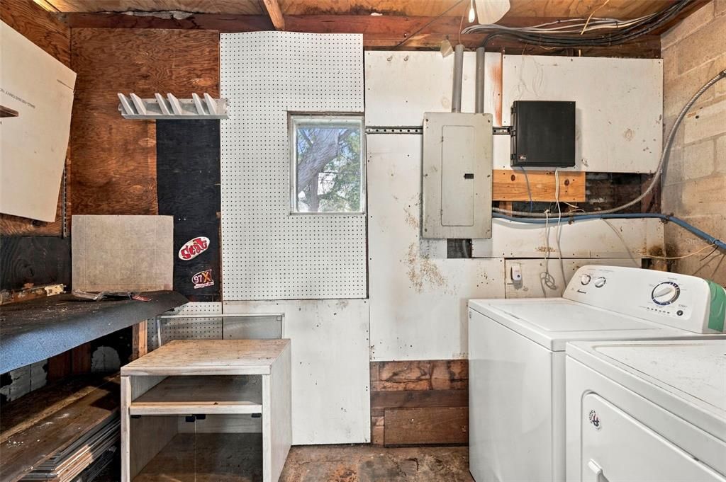 For Sale: $159,900 (2 beds, 1 baths, 992 Square Feet)