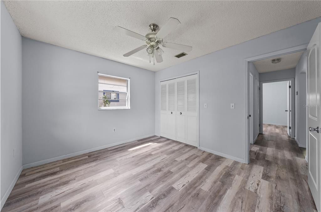 For Sale: $278,000 (2 beds, 2 baths, 1033 Square Feet)