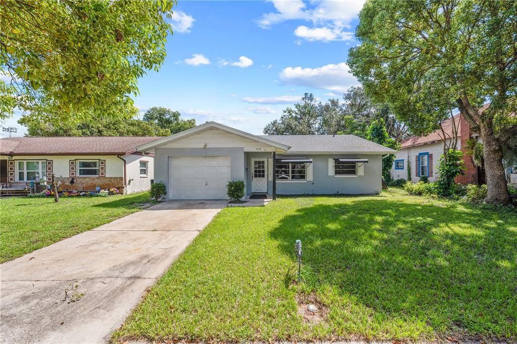 For Sale: $278,000 (2 beds, 2 baths, 1033 Square Feet)