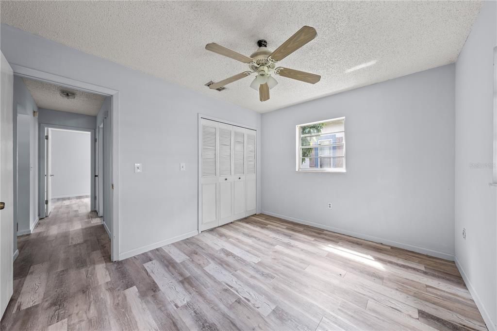 For Sale: $278,000 (2 beds, 2 baths, 1033 Square Feet)