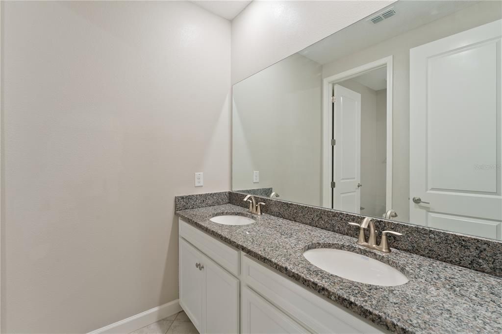 En Venta: $675,000 (5 camas, 3 baños, 2964 Pies cuadrados)