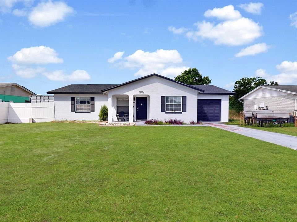 For Sale: $340,000 (3 beds, 2 baths, 1090 Square Feet)