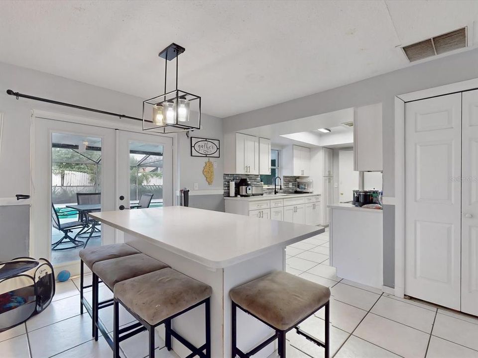 For Sale: $340,000 (3 beds, 2 baths, 1090 Square Feet)