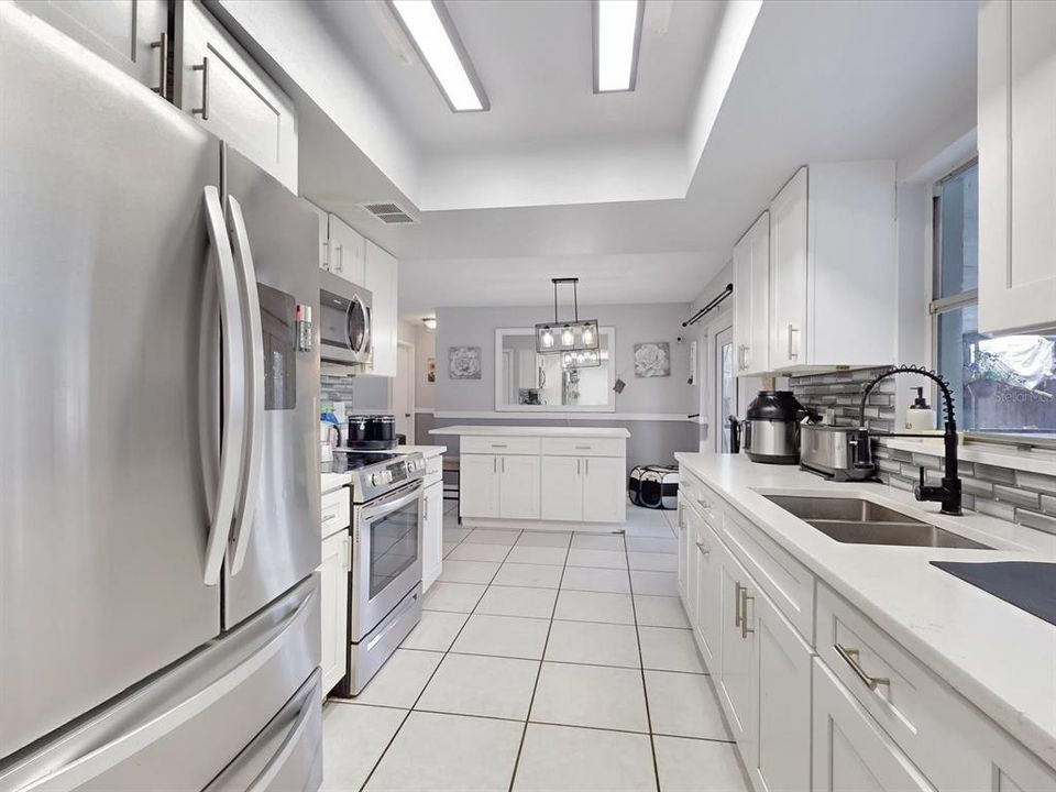 For Sale: $340,000 (3 beds, 2 baths, 1090 Square Feet)