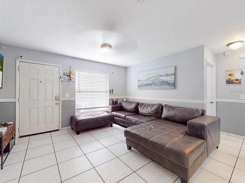 For Sale: $340,000 (3 beds, 2 baths, 1090 Square Feet)
