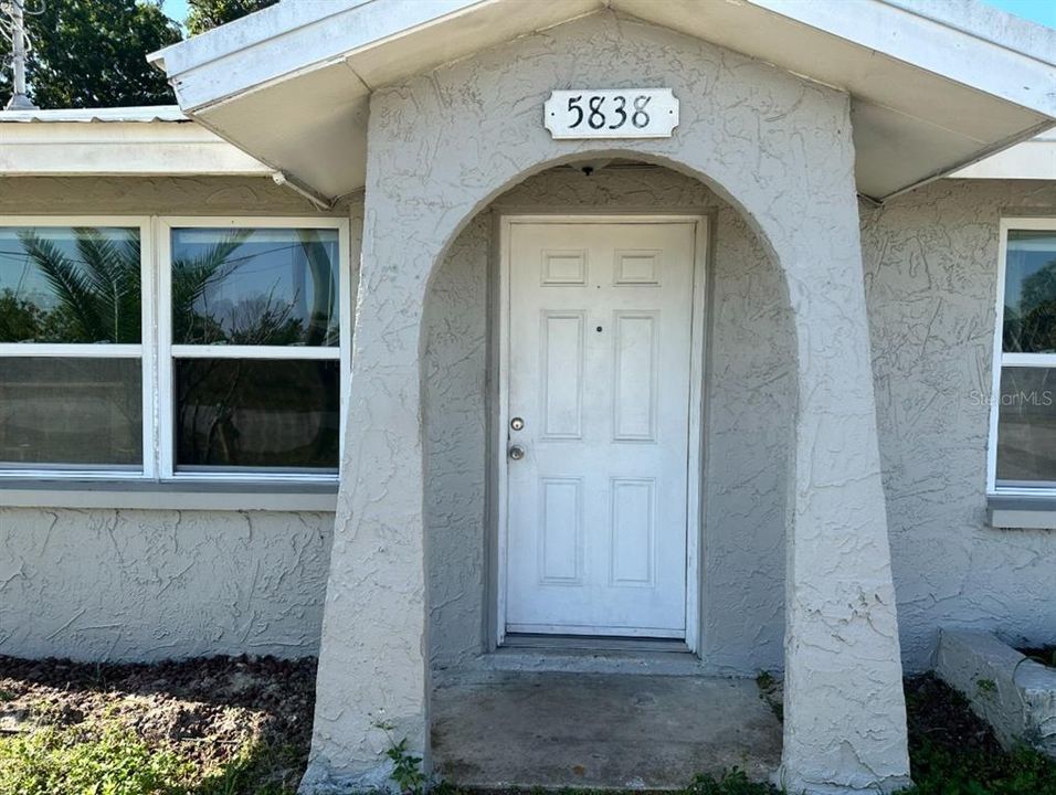 For Rent: $1,199 (2 beds, 1 baths, 800 Square Feet)