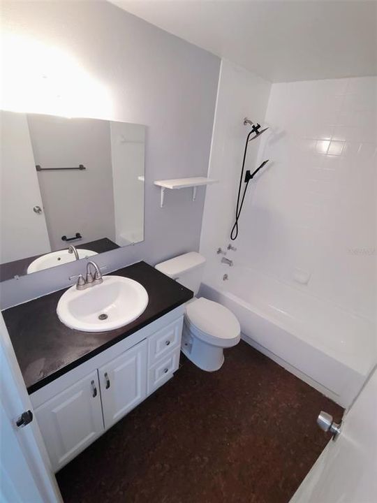 For Rent: $1,199 (2 beds, 1 baths, 800 Square Feet)
