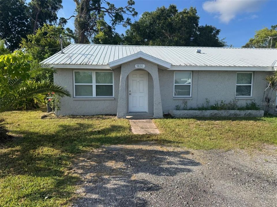 For Rent: $1,199 (2 beds, 1 baths, 800 Square Feet)