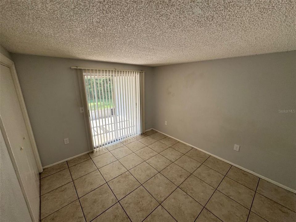 For Rent: $1,199 (2 beds, 1 baths, 800 Square Feet)