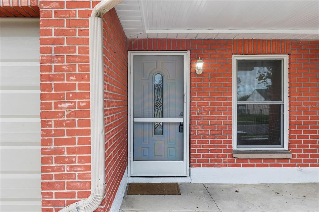 For Sale: $225,000 (3 beds, 2 baths, 1098 Square Feet)