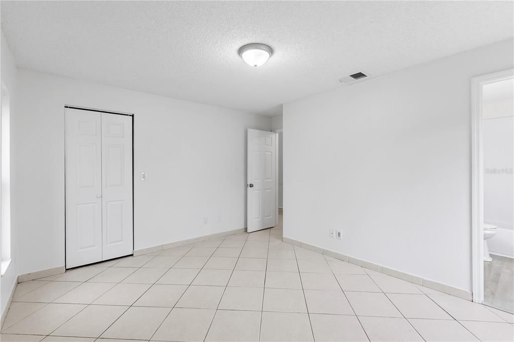 For Sale: $225,000 (3 beds, 2 baths, 1098 Square Feet)