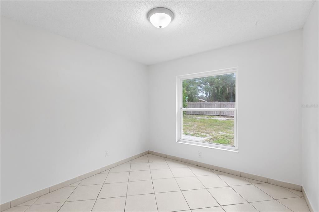 For Sale: $225,000 (3 beds, 2 baths, 1098 Square Feet)