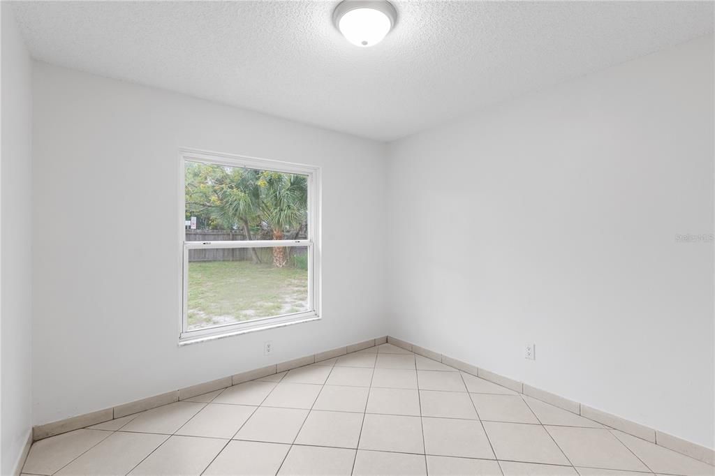 For Sale: $225,000 (3 beds, 2 baths, 1098 Square Feet)