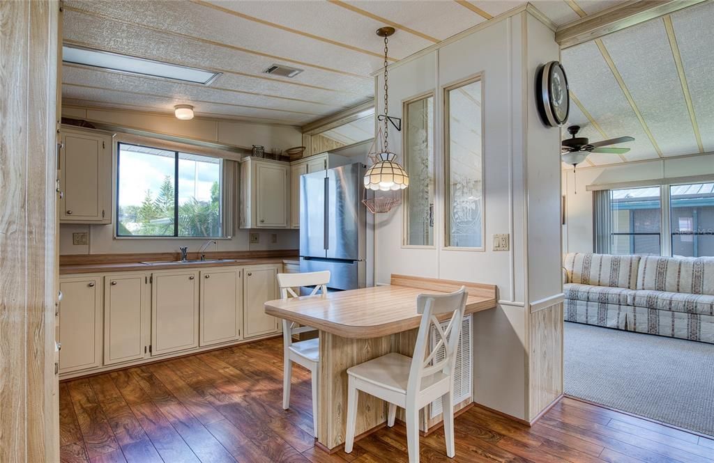 For Sale: $179,000 (2 beds, 2 baths, 1032 Square Feet)