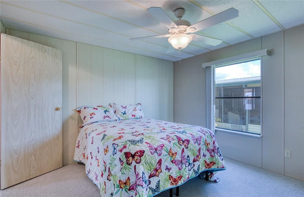 For Sale: $179,000 (2 beds, 2 baths, 1032 Square Feet)